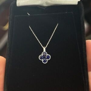 Blue clover leaf gorgeous necklace